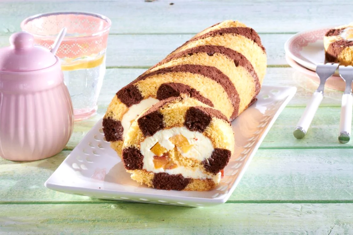 Striped nectarine roulade + steps jpeg