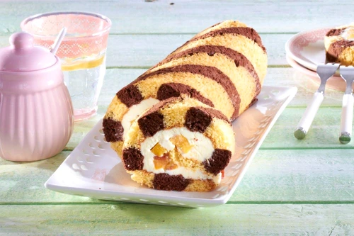 Striped nectarine roulade + steps jpeg