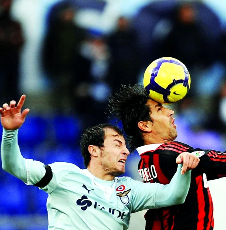 
    Radu Ştefan  nu l-a scăpat din  marcaj pe Boriello  