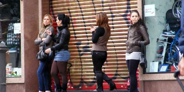 Două milioane de euro este suma obținută din prostituție