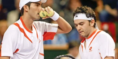 Horia Tecău (stânga) nu mai este interesat să facă pereche la dublu cu Florin Mergea