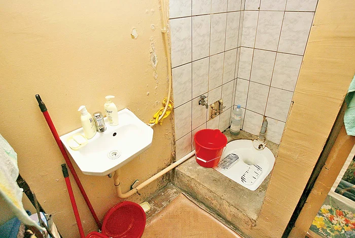 Fotografiile din arestul Poliţiei Capitalei confirmă afirmaţiile Elenei Udrea