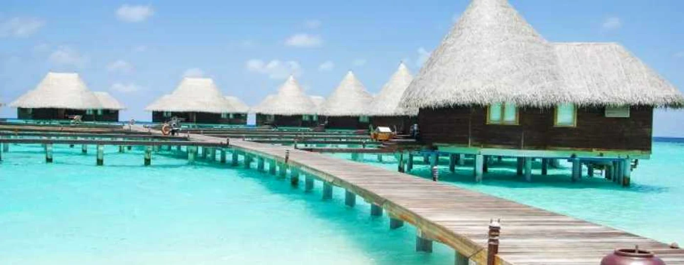 Maldive este inclus în top 10 ţări de vizitat pentru apa albastră, nisipul alb şi bancurile de nisip