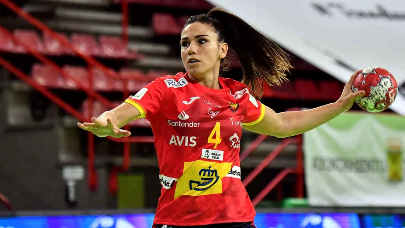 Carmen Martin (Spania), legitimată la CSM Bucureşti, se pregăteşte să joace în semifinalele Mondialului.