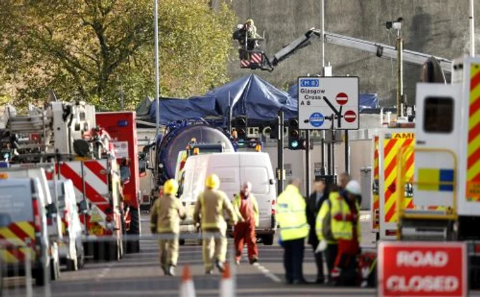 Elicopter prăbuşit în Glasgow (FOTO REUTERS)