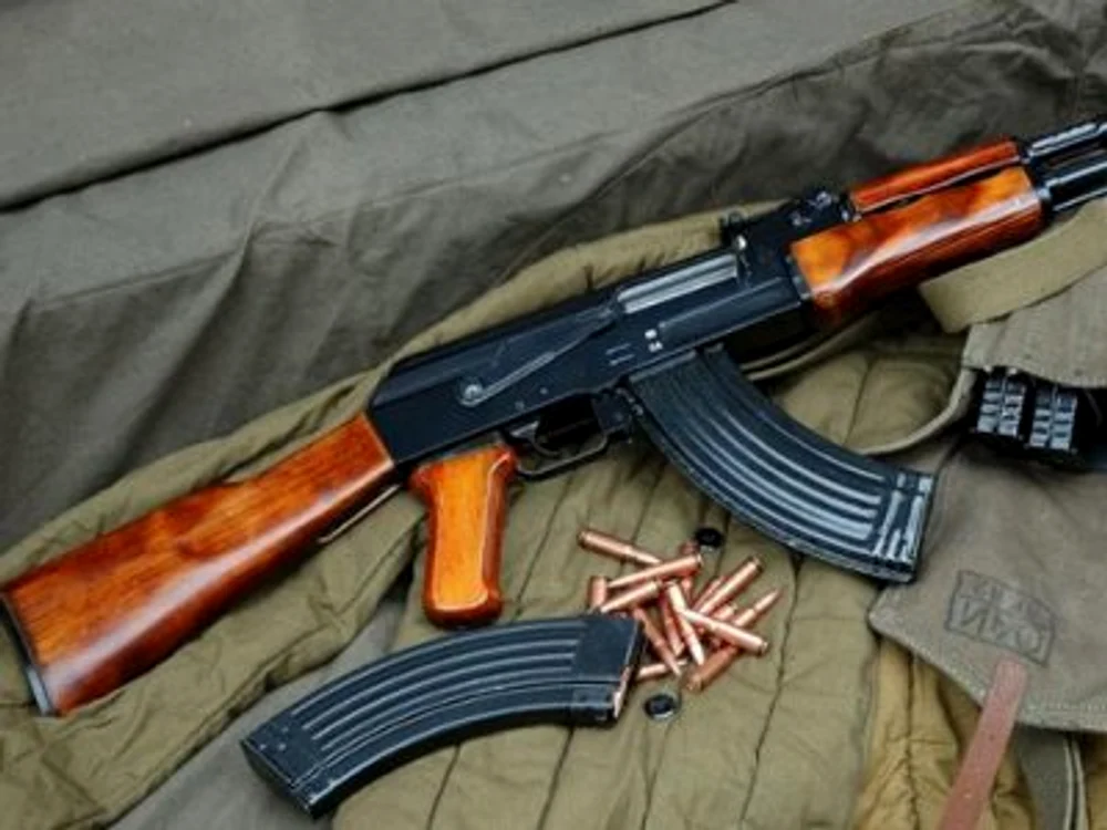 Românul este cercetat pentru deținere ilegală de arme