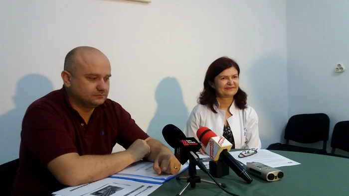 Dr. Mihai Iuhas, şeful UPU SMURD Zalău, şi dr. Liliana Neaga, managerul SJU Zalău FOTO Andreea Vilcovschi