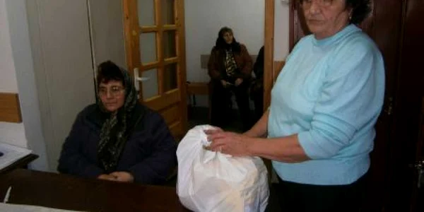  Pensionarii de la sindicat îşi ajută semenii cu pensii mici