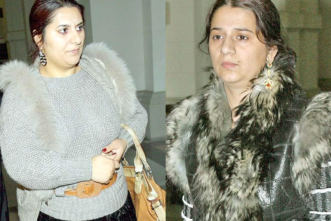 Vanesa si Melissa trebuie să scoată bani grei pentru a scăpa de Oana ZăvoranuFoto: Click!