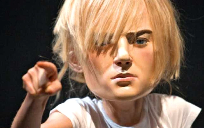 „Hey, Girl!“, spectacolul lui Romeo Castellucci, va fi prezentat la 3 şi 4 noiembrie, la Sala Izvor a Teatrului Bulandra din Bucureşti