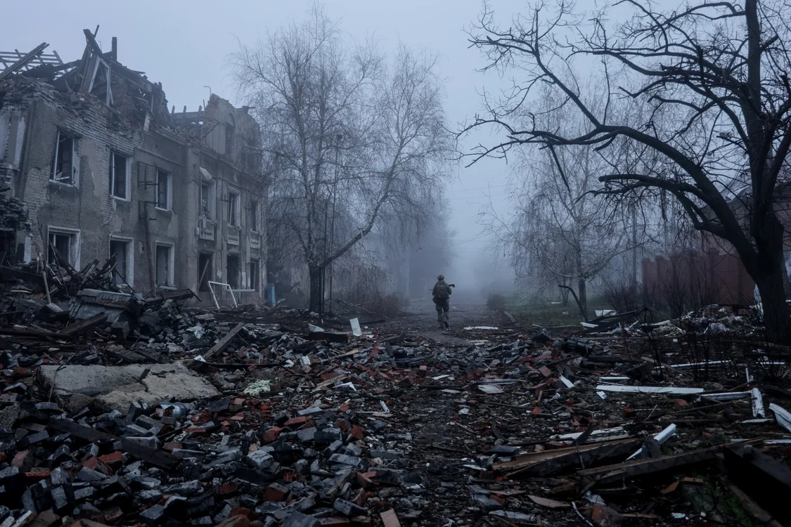 Soldat ucrainean în Kostyantynivka, locul unor lupte intense în Donețk FOTO Profimedia