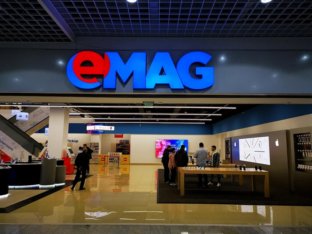 eMag a acceptat decizia şi va plăti amenda şi va oferi tuturor clienţilor săi un cupon în valoare de 3.000 forinţi (circa 8 euro).