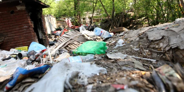 Ţara e asediată de mormane întregi de gunoaie