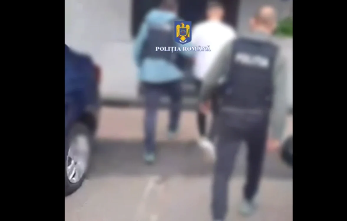 Individul a fost reținut. FOTO captură video Poliția Română