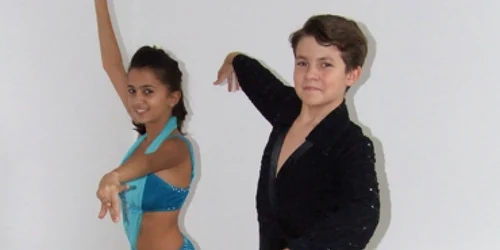 Neamţ: Ana şi Bogdan trăiesc copilăria  în paşi de dans (PORTRET)