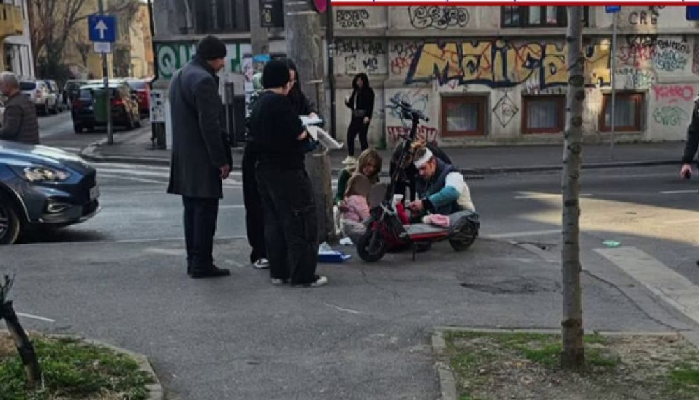 Fostul ministru Ilan Laufer și copiii săi de 5 ani, loviți de o mașină în timp ce se traversau strada pe trotinetă