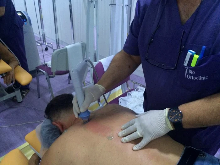 
    Mandylor a ajuns în aceeaşi zi pe mâna specialiştilor de la Bio OrtoclinicFoto Click!  