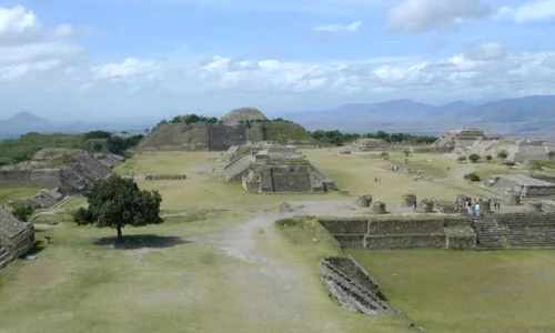 Religia şi politica, surse permanente de tensiune în vechiul Mexic jpeg