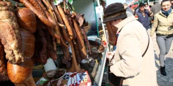 Botoşănenii sunt chemaţi la cârnaţi de casă