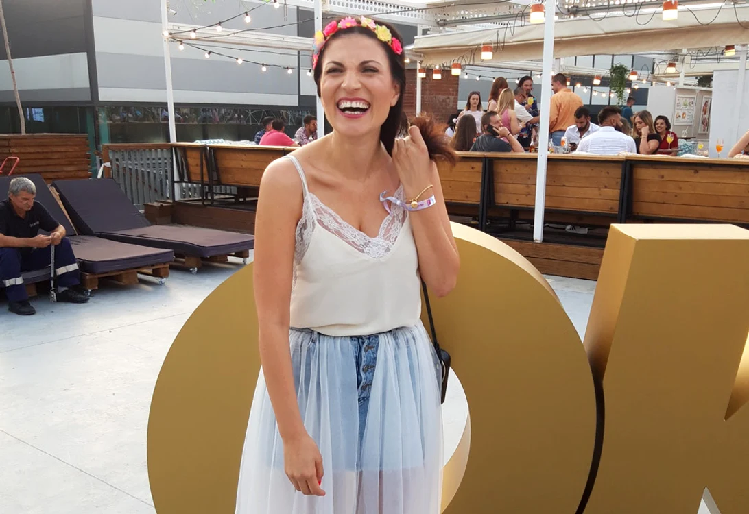 Ioana Ginghină a fost prezentă, miercuri, la petrecerea organizată de OK! Magazine, la doar câteva ore după ce a depus actele de divorț la notar