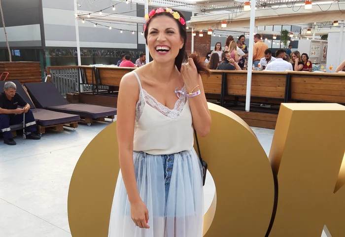 Ioana Ginghină a fost prezentă, miercuri, la petrecerea organizată de OK! Magazine, la  doar câteva ore după  ce a depus actele de  divorț la notar