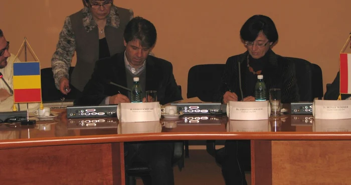 Primarul George Scripcaru şi viceprimarul Christiana Dolezal. Foto: Primăria Braşov