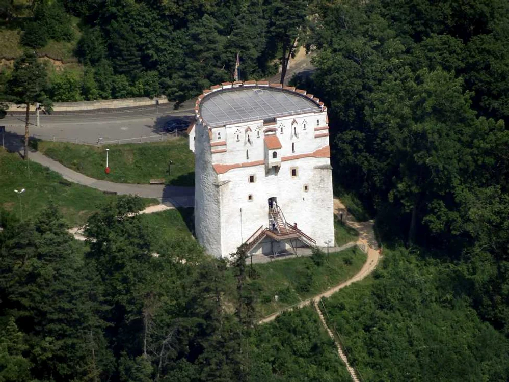 Turnul Alb poate fi vizitat de turişti. FOTOAdevărul.