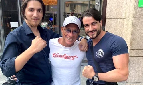 Așa era îmbrăcat Van Damme când i a fost refuzat accesul în club jpeg