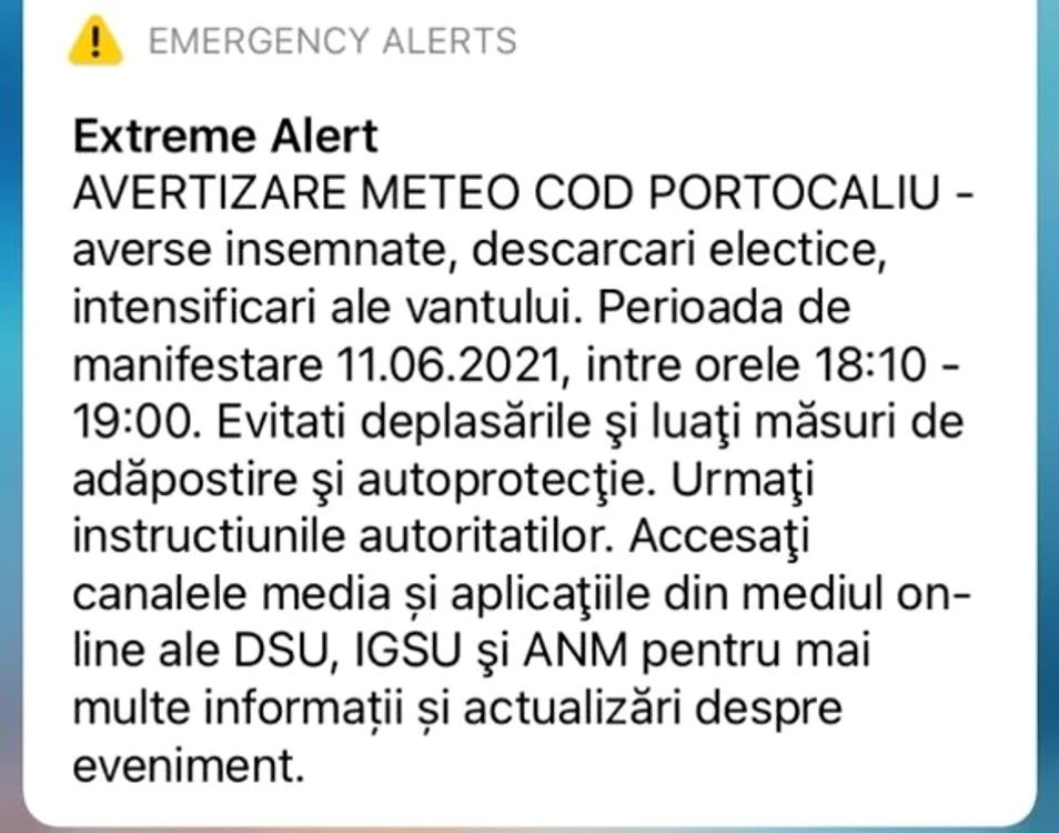 Cod portocaliu de ploaie torențială în București. Au fost inundate străzi și bulevarde foto: captură Digi24