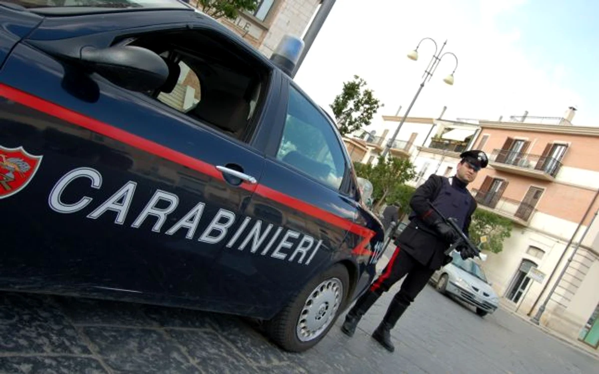 
    Femeia a fost eliberată după ce a fost ţinută nouă ani şi violată de patron  