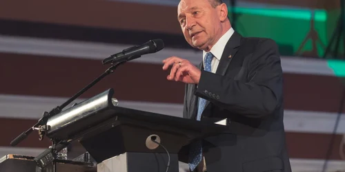 traian basescu foto FB traian basescu jpg
