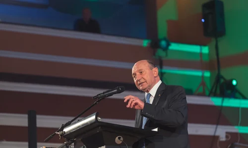 traian basescu foto FB traian basescu jpg