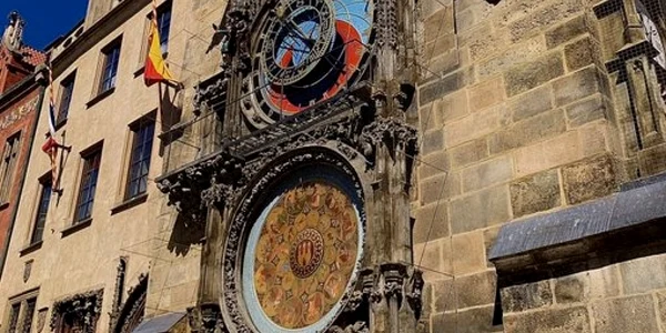 Ceasul astronomic de la Praga restaurat foto Twitter