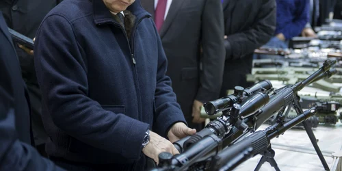 6 vladimir putin arme jpg jpeg