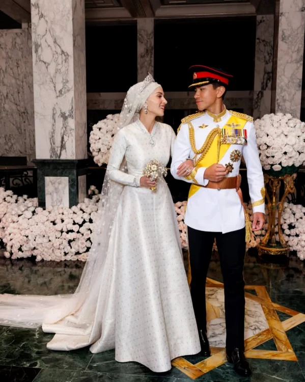 Prințul Mateen și soția, Instagram (3) png