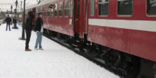 Trenurile au avut întârzieri de sute de minute