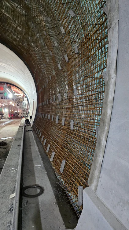 Cum arată tunelurile de pe Autostrada Sibiu-Pitești. Foto: Facebook/Ionel Scrioșteanu