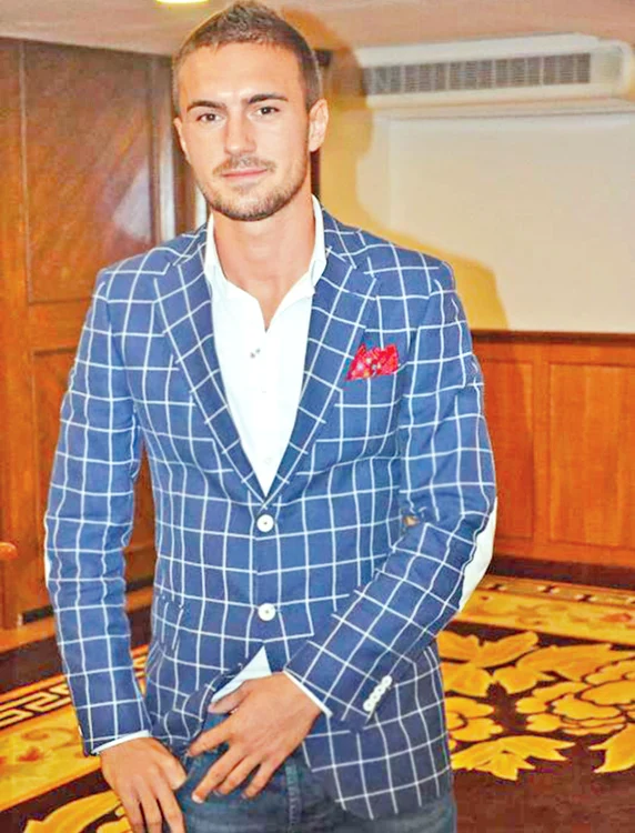 
    Marius Alexe  
