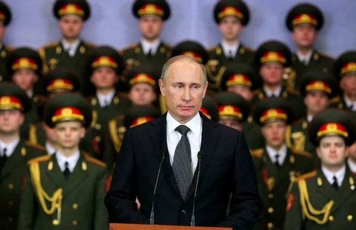 La 1 martie, preşedintele Federaţiei Ruse, Vladimir Putin, a vizitat Divizia 76 de Gardă, pentru Asalt Aerian, la Pskov, unde a comemorat pe paraşutiştii militari căzuţi în luptă, pe timpul unei operaţiuni derulate în anul 2000, în Caucazul de Nord.