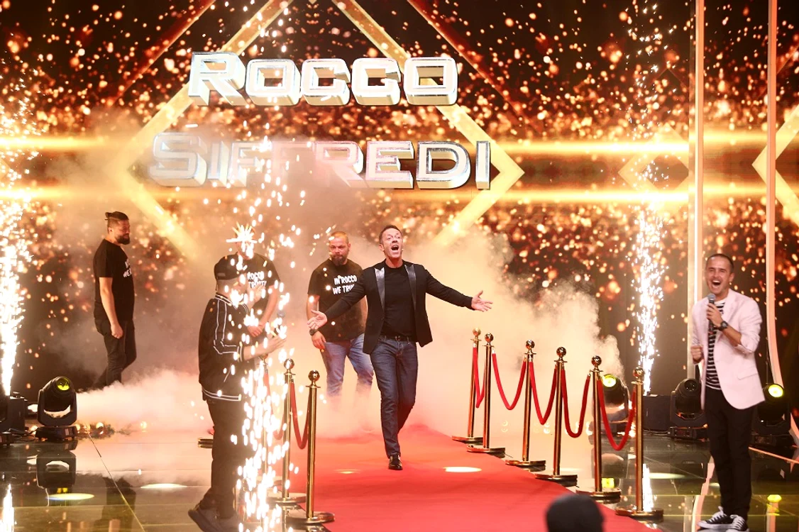Actorul porno Rocco Siffredi, pe scena „iUmor“