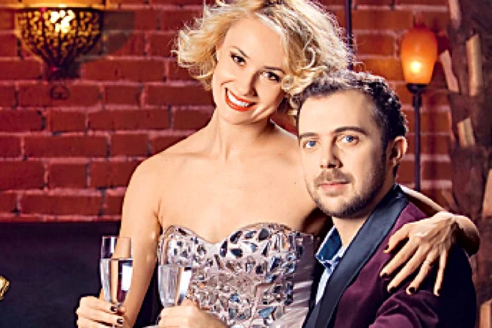 Oana Ioniţă şi Florin Budnaru au o  relaţie de 9 luni.  Cererea în cpsptorie  a venit de Crăciun (Fotografii: Ok!)