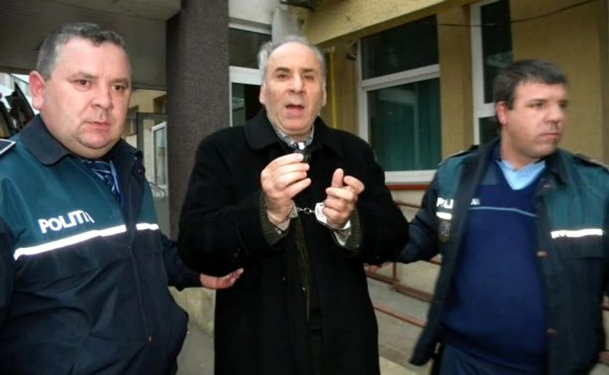 
    Dinu Damaschin, la ieşirea din spital  