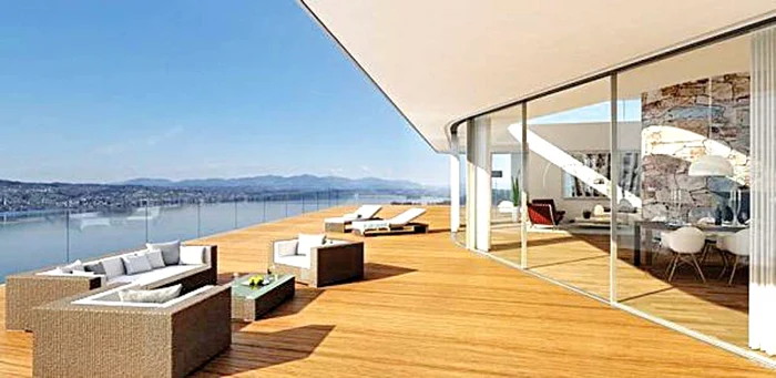 De pe terasă se poate vedea Lacul Zürich