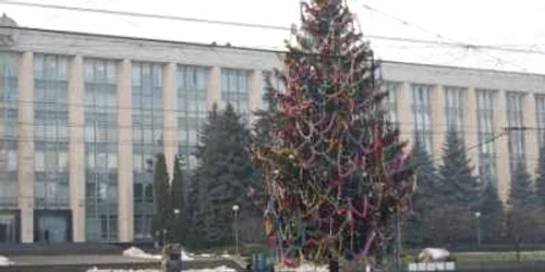 Primarul cere idei chișinăuienilor pentru un pom frumos, decorat în stil minimalist