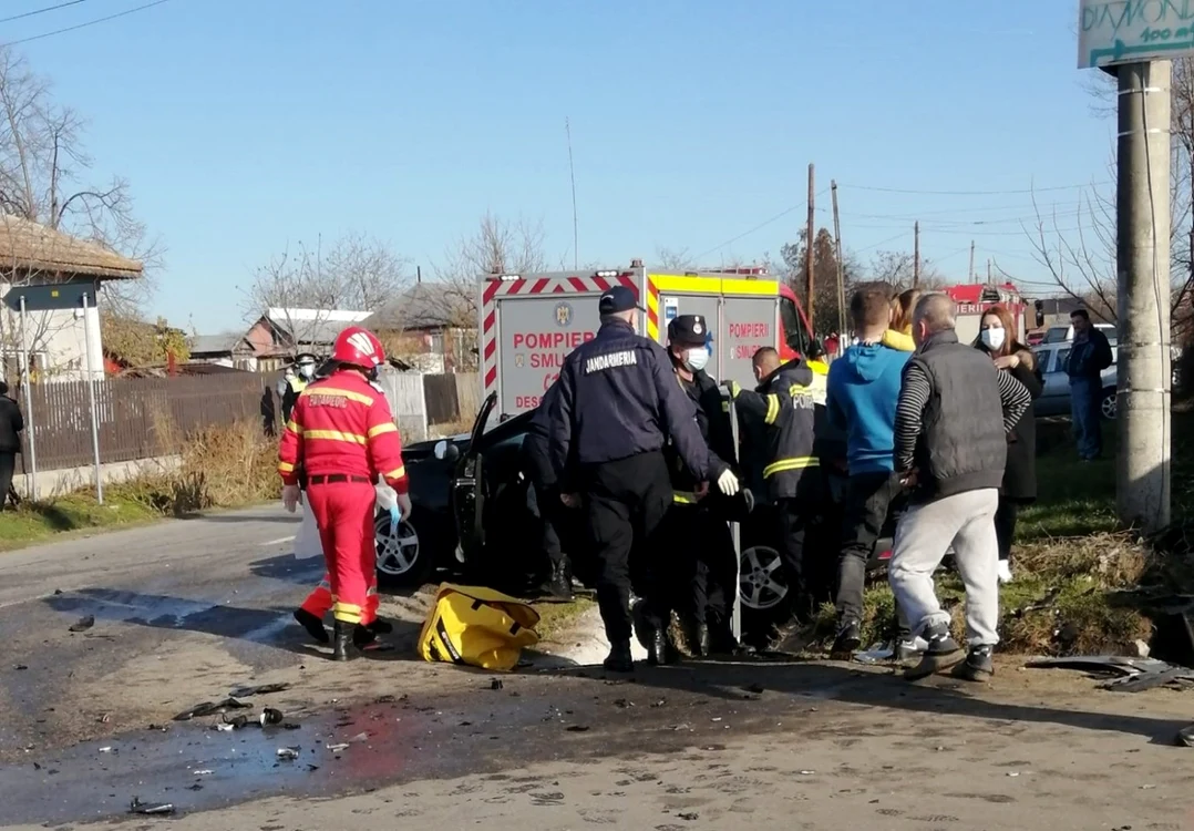 Două autoturisme au fost implicate în accident FOTO: Facebook/Info Trafic Slatina