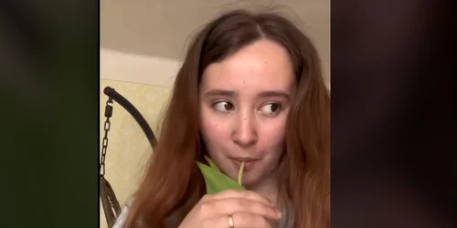 S a filmat mâncând lalele Foto Captura video TikTok jpg