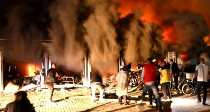 Incendiul a fost anunţat în jurul orei 19:00 şi pompierii au reuşit să-l stingă în 45 de minute