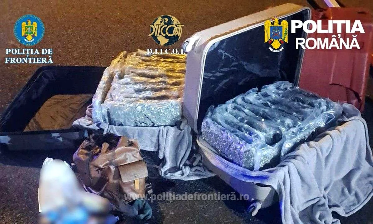 Drogurile erau ascunse în bagaje. FOTO Poliția de Frontieră