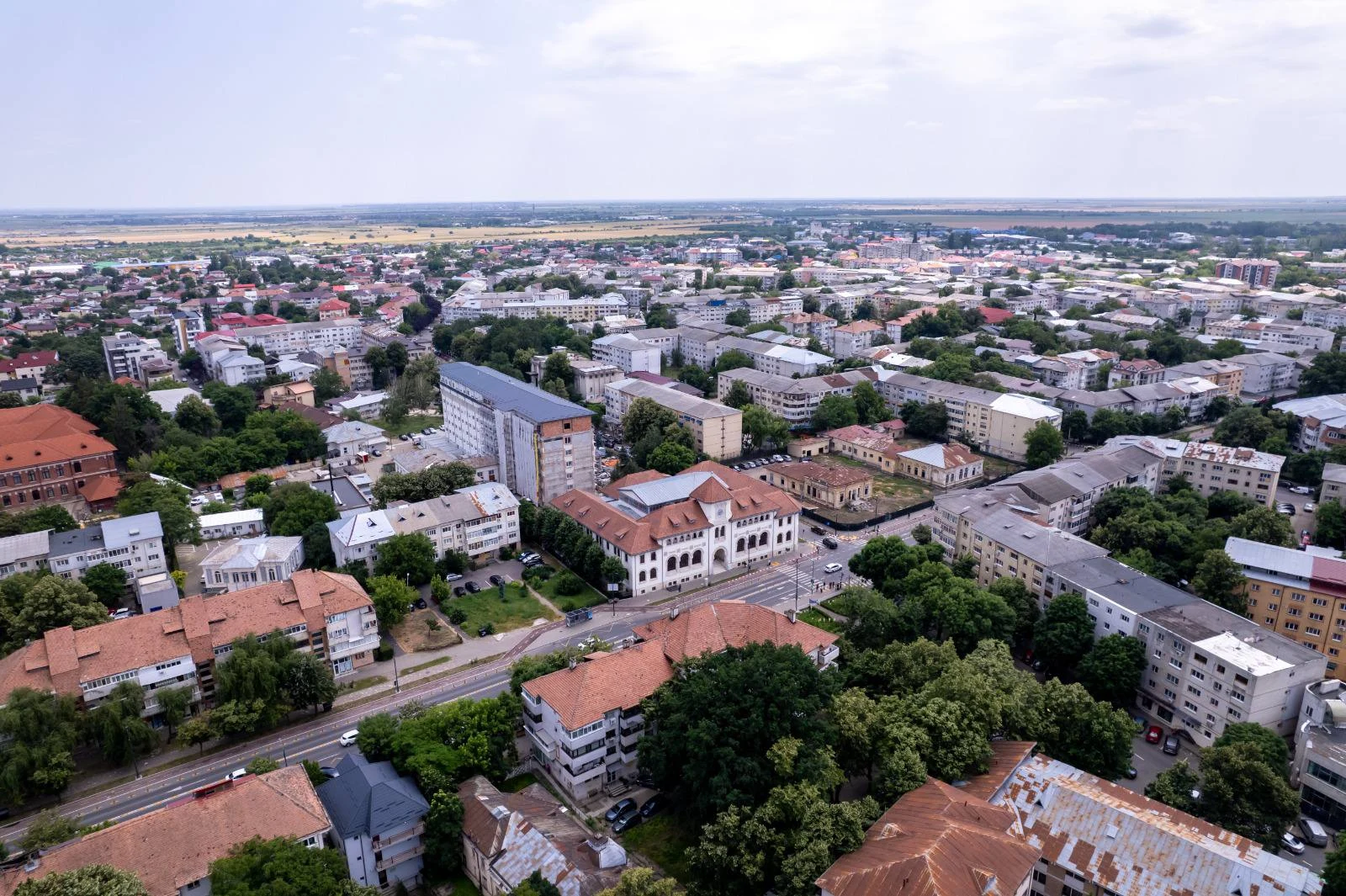 Un focșănean cere revocarea hotărârii de consiliu local prin care au fost dublate taxele și impozitele. A înaintat plângere prealabilă