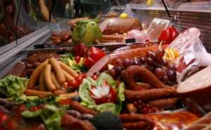 Termenul de valabilitate al produselor era depăşit cu 45 de zile.